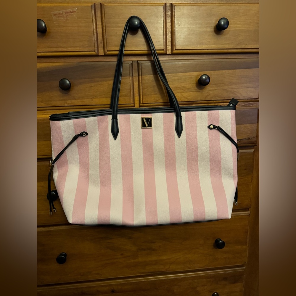 Victoria’s Secret tote bag bundle